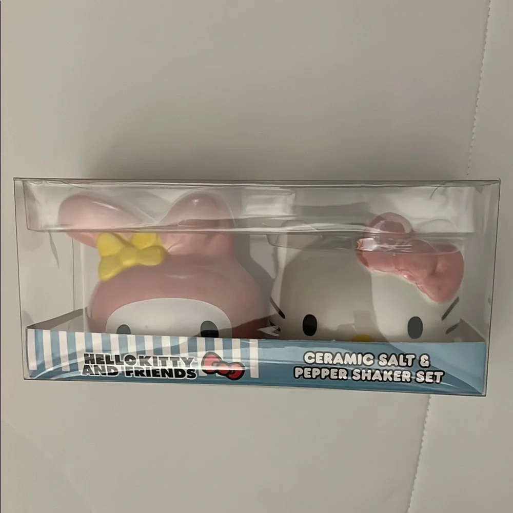 Hello Kitty and Friends Ceramic Salt & Pepper Shaker Set, NWT